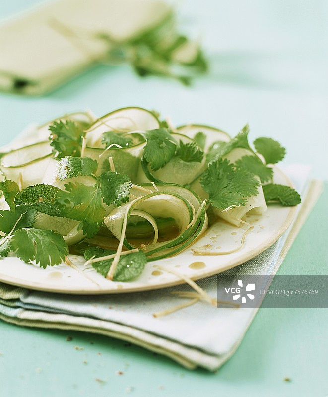 香草黄瓜沙拉图片素材