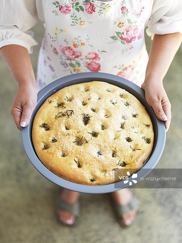 烤盘中的佛卡夏图片素材