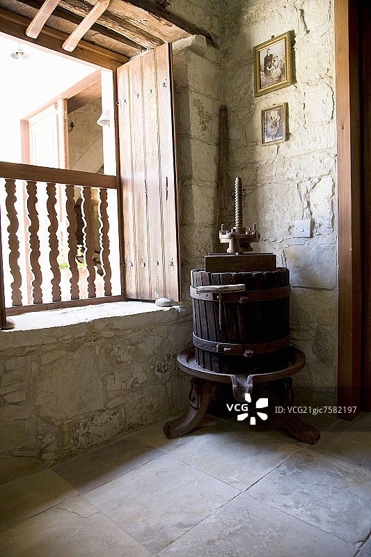 旧式榨酒机图片素材