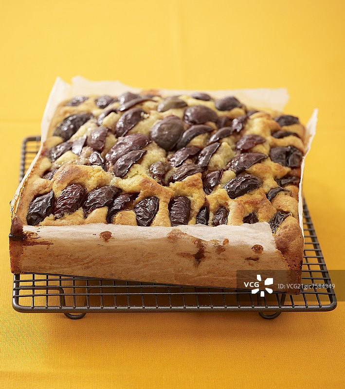 沉没的李子蛋糕图片素材