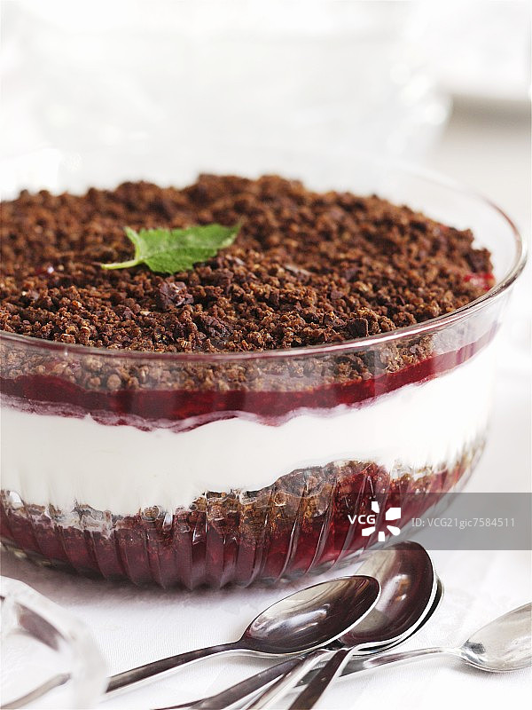 黑麦面包和奶油干酪樱桃甜点图片素材