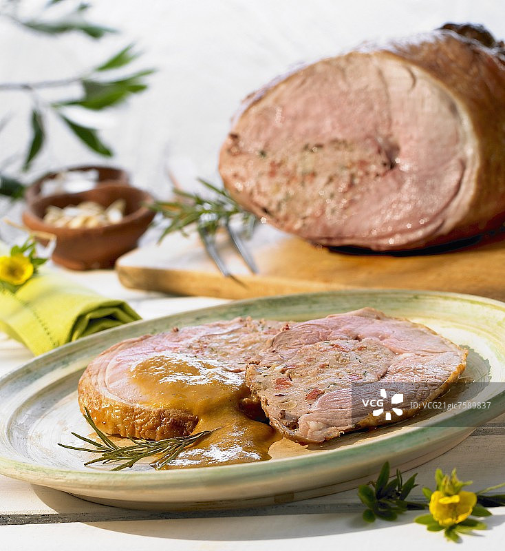 羊腿配辣香肠肉末馅图片素材