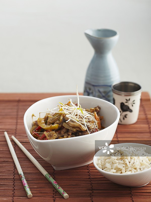 糖醋鸡肉饭图片素材