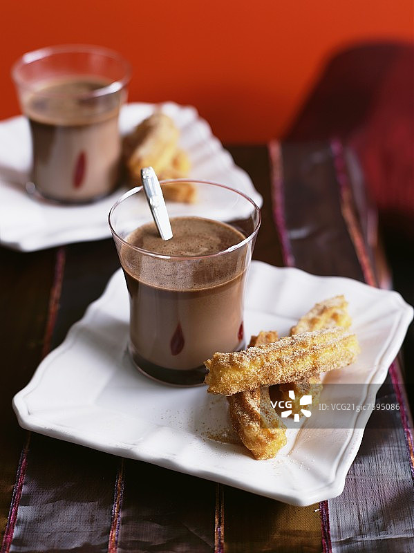 热巧克力和西班牙油条（墨西哥）图片素材