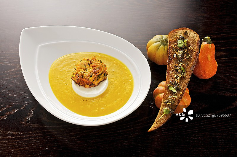 意大利马萨拉南瓜浓汤图片素材