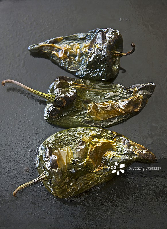 烤制的普拉诺辣椒去皮图片素材