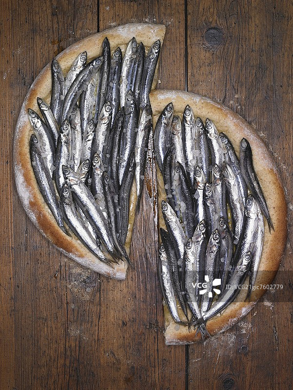 无酵饼配醋腌鳀鱼图片素材