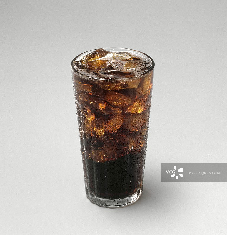一杯冰镇可乐图片素材