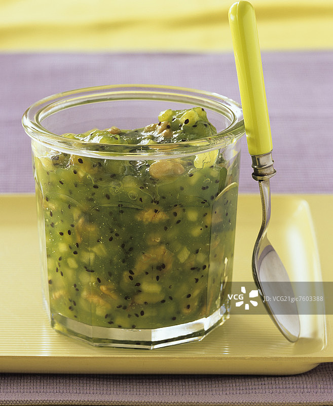 罐装奇异果醋栗果酱图片素材