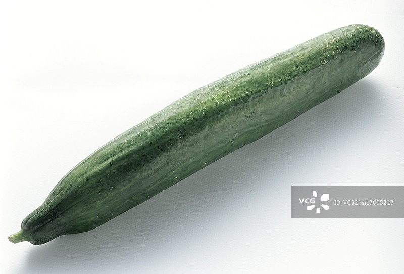 白色背景上的黄瓜图片素材