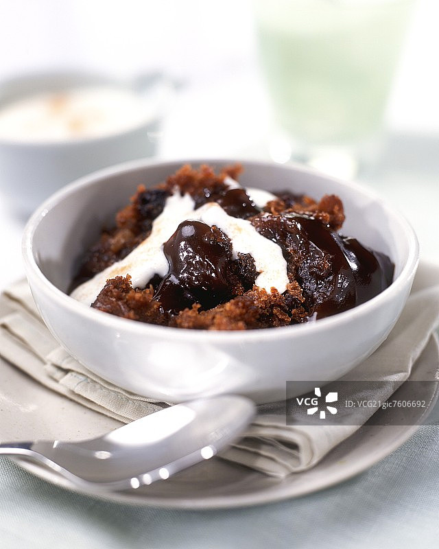 巧克力酱奶油太妃糖布丁图片素材
