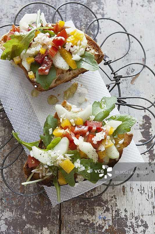 意式面包沙拉图片素材