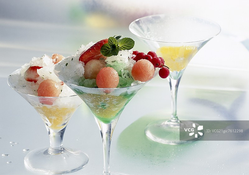 薄荷冰沙配甜瓜球图片素材