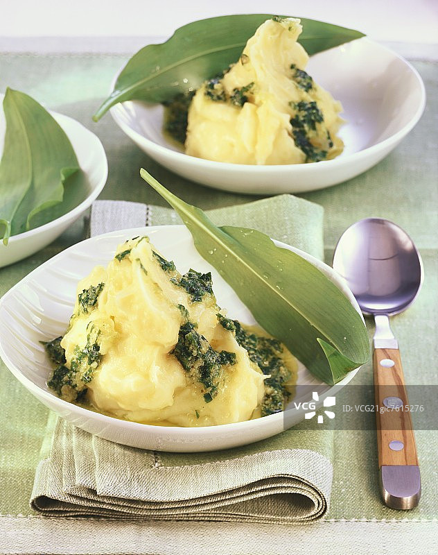 野蒜香蒜酱土豆泥图片素材