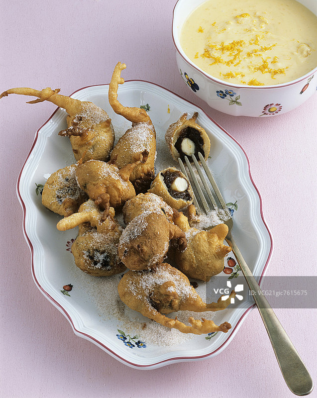 李子炸馅饼配橙汁图片素材