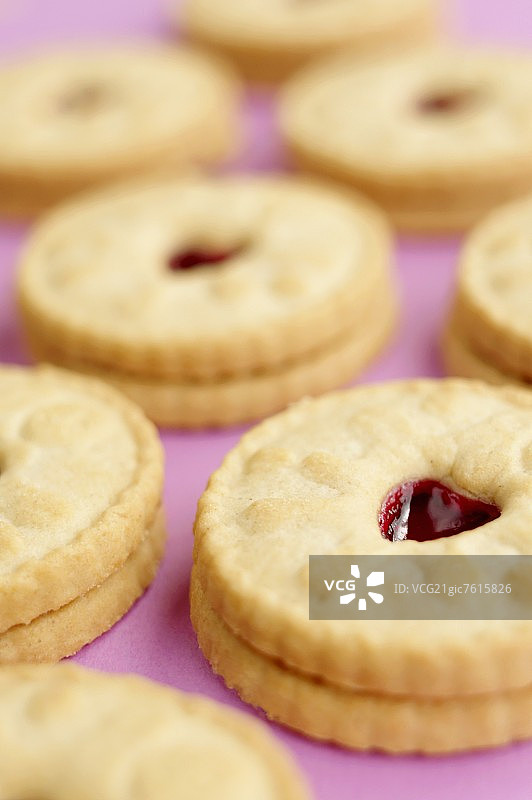 Jammie Dodgers（覆盆子酱夹心酥饼，英国）图片素材