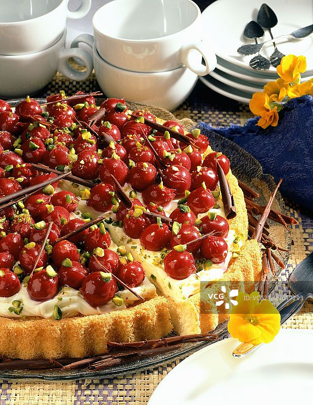 马斯卡彭奶酪樱桃蛋糕图片素材