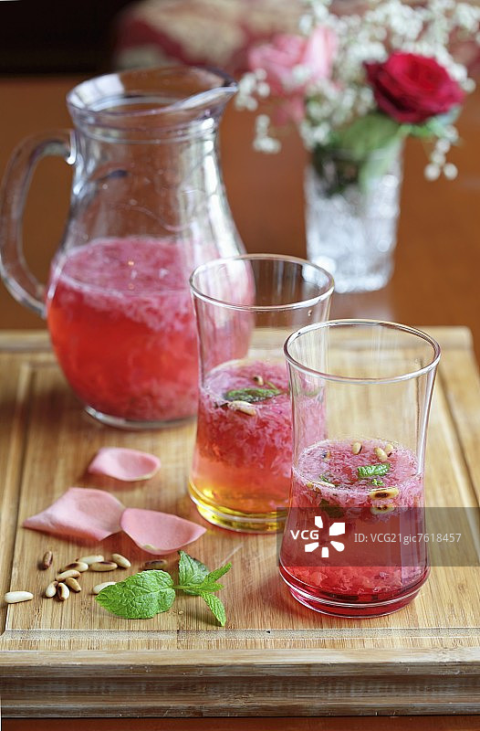 玫瑰水和冰糕图片素材