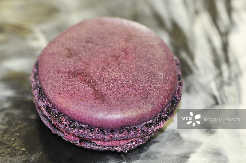 一个紫色的蛋白杏仁饼干图片素材