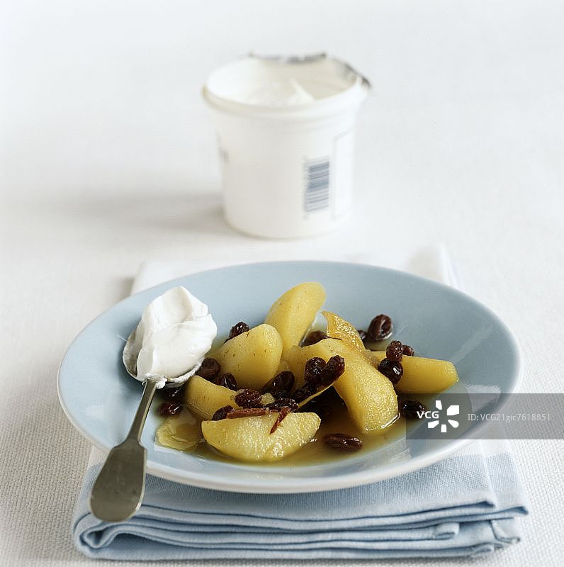 肉桂葡萄干酸奶苹果蜜饯图片素材