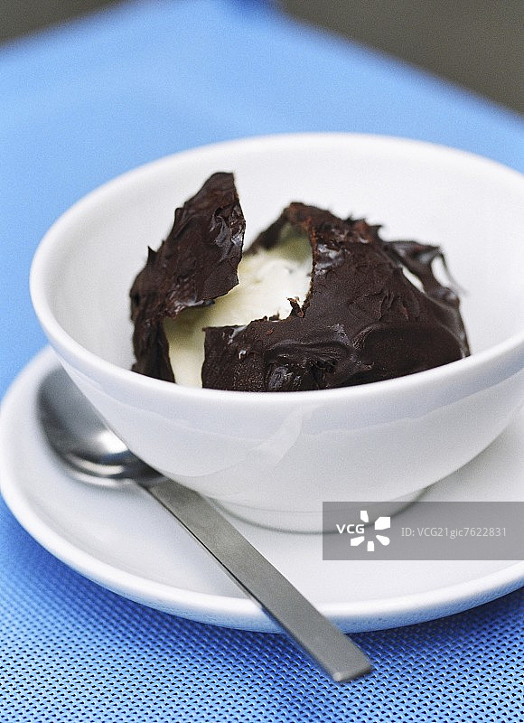 意大利黑塔图佛半冷冻巧克力图片素材