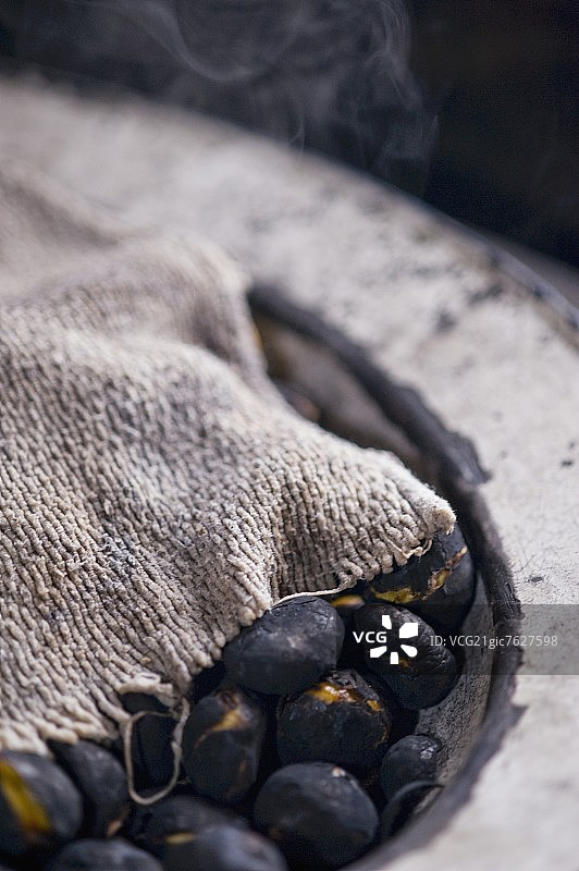 烤栗子图片素材