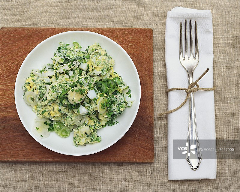 韭菜鸡蛋沙拉图片素材