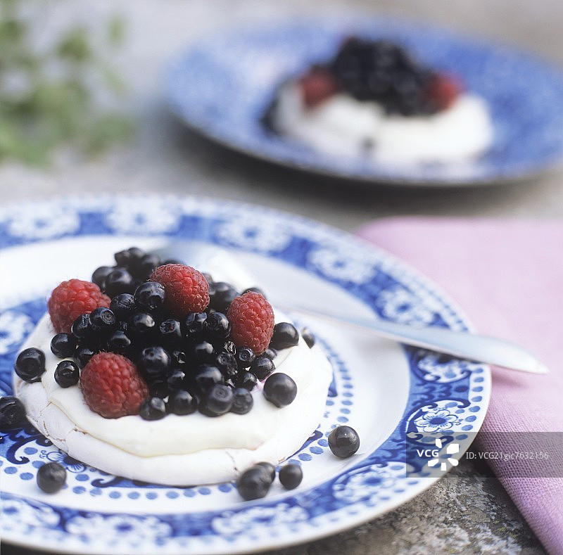 帕芙洛娃（浆果蛋白甜饼）图片素材