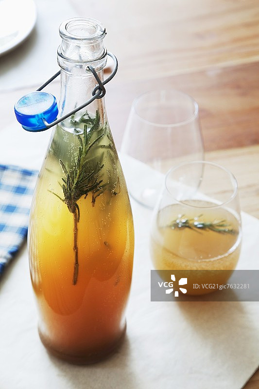 迷迭香姜汁饮品图片素材