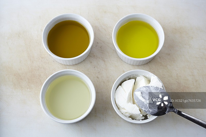 不同脂肪的碗图片素材