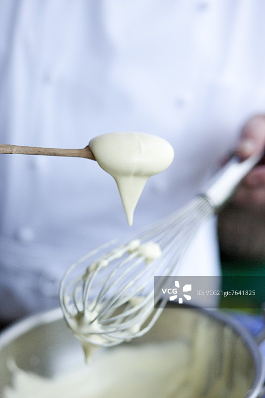 木勺上的萨芭雍图片素材