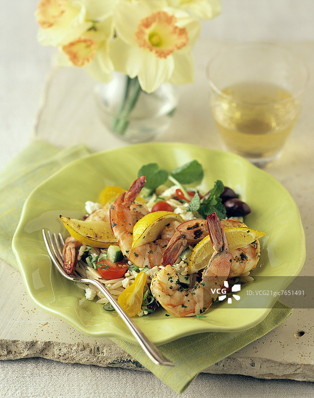 烤虾奥佐羊奶酪沙拉图片素材