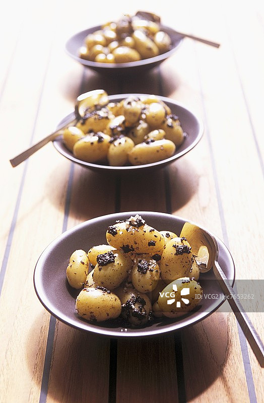 橄榄酱土豆图片素材