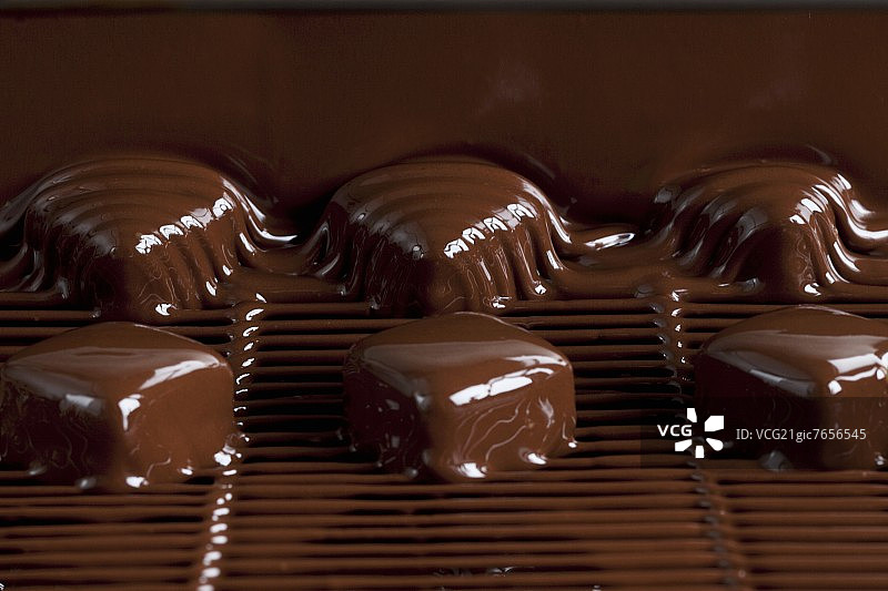 巧克力涂层手工巧克力图片素材