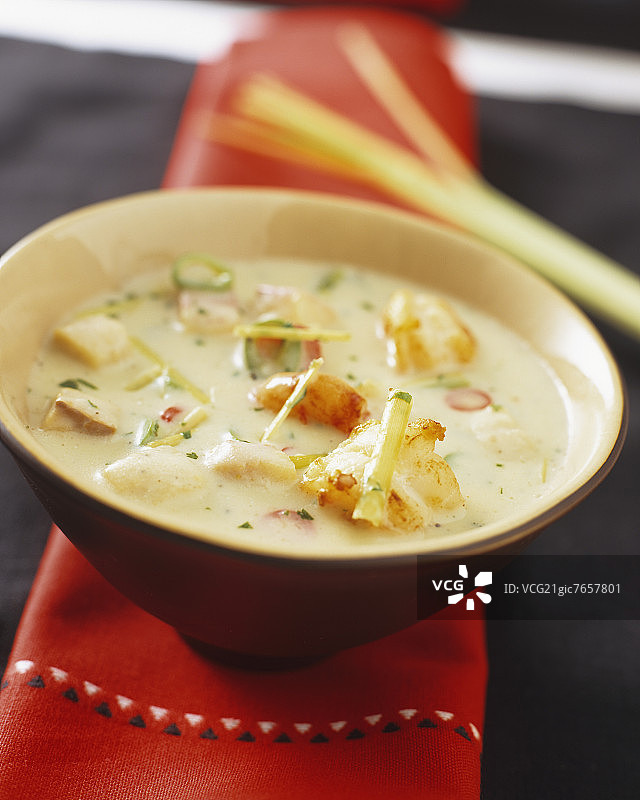 椰奶海鲜鱼汤图片素材