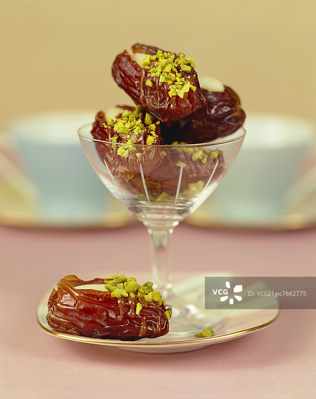 杏仁蛋白软糖开心果蜜枣图片素材