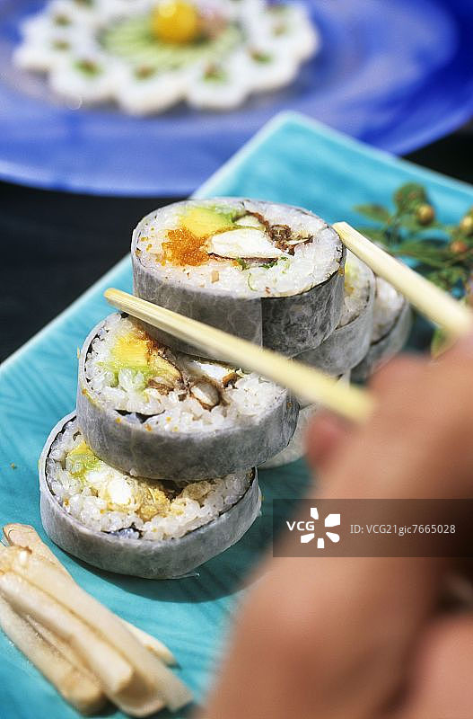 什锦寿司卷（日本蟹肉牛油果寿司卷）图片素材