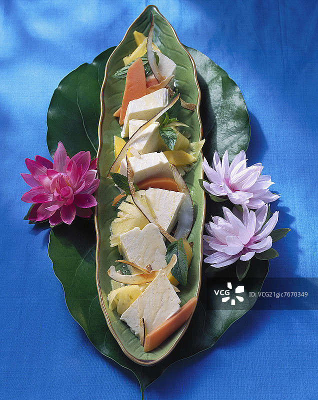 含异国水果的椰子冻糕（泰国）图片素材