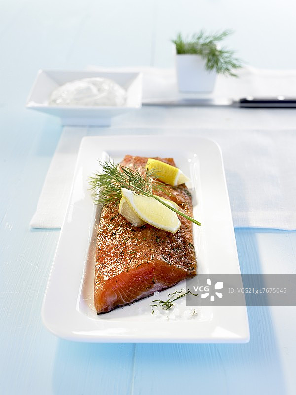 莳萝柠檬辣根奶油腌制鲑鱼鳟鱼图片素材