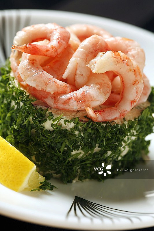 香草鱼肉慕斯配虾仁图片素材