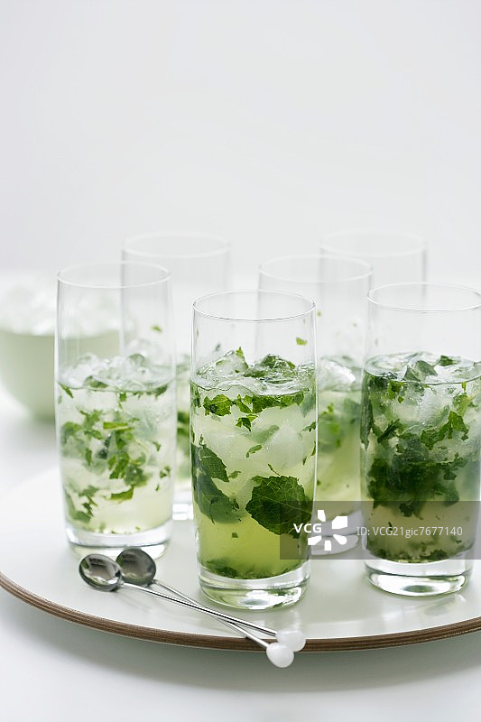 薄荷朱利酒（波旁威士忌薄荷鸡尾酒）图片素材