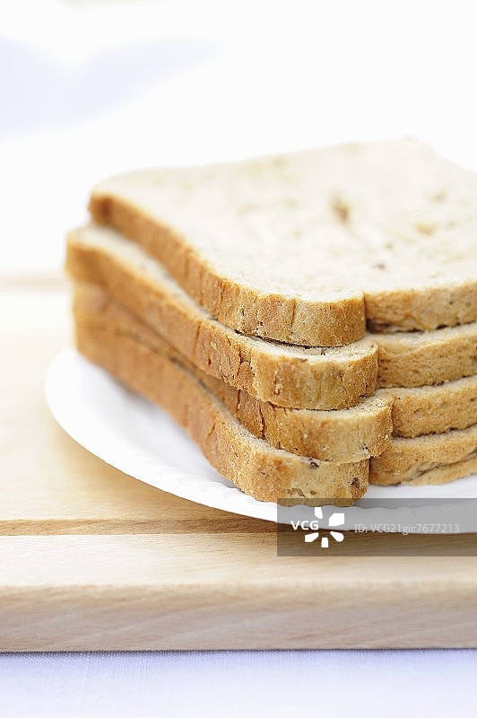 吐司架中的吐司切片图片素材