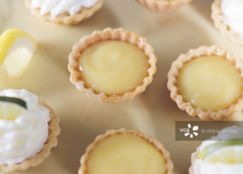 一口大小的柠檬挞图片素材