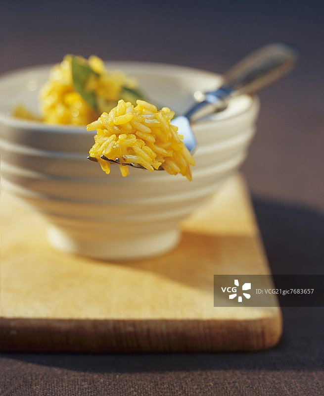 一碗藏红花米饭图片素材