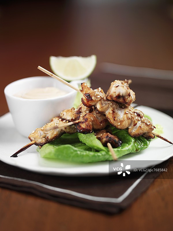 鸡肉沙爹配花生酱图片素材