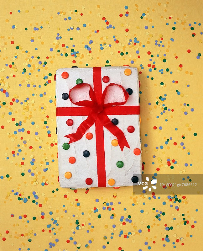 生日礼物装饰蛋糕图片素材