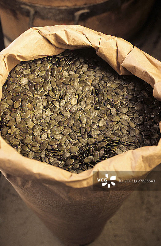麻袋里的南瓜籽图片素材