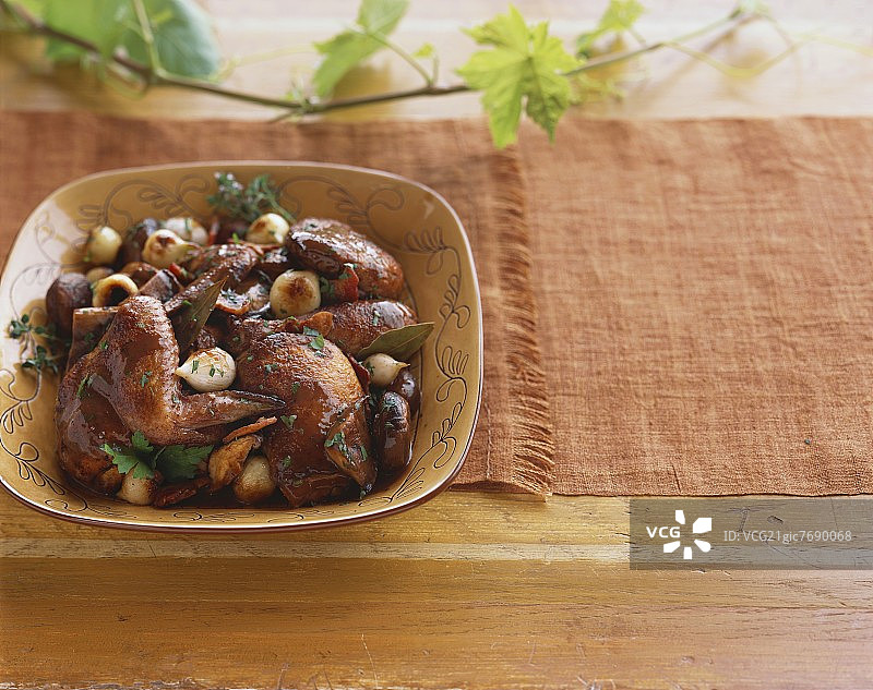 红酒炖鸡图片素材