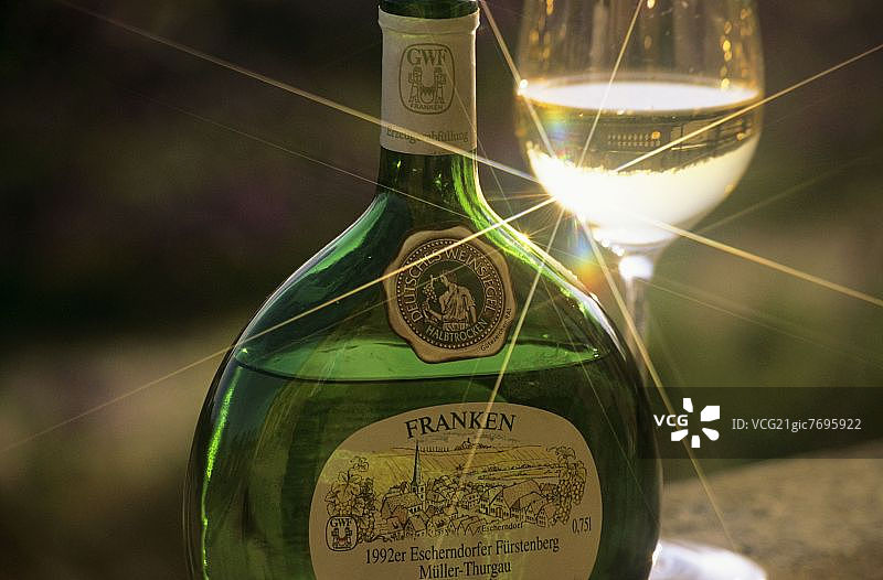 德国弗兰肯的Bocksbeutel瓶图片素材