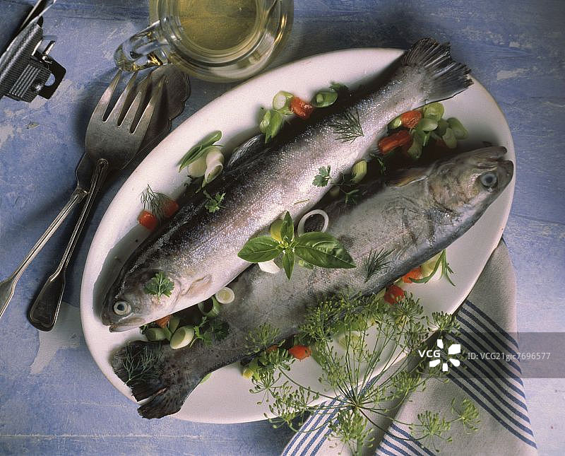 白葡萄酒焗鳟鱼（意大利）图片素材